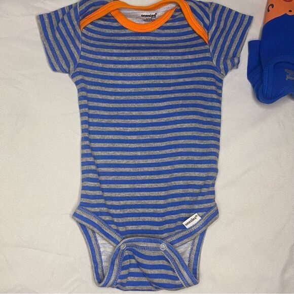 2 Baby Onsie Brand Onsie’s Size 0-3M - Picture 4 of 5